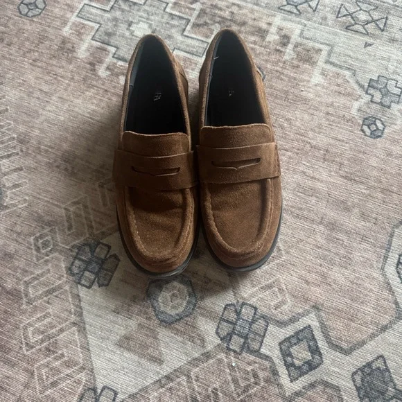 Zara Women's Tan Loafers - Picture 5 of 6